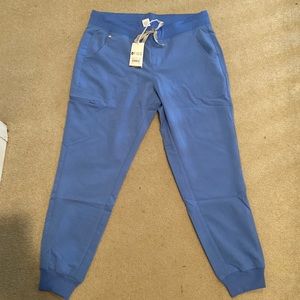 Zamora Figs Jogger Scrubs in Ceil Blue